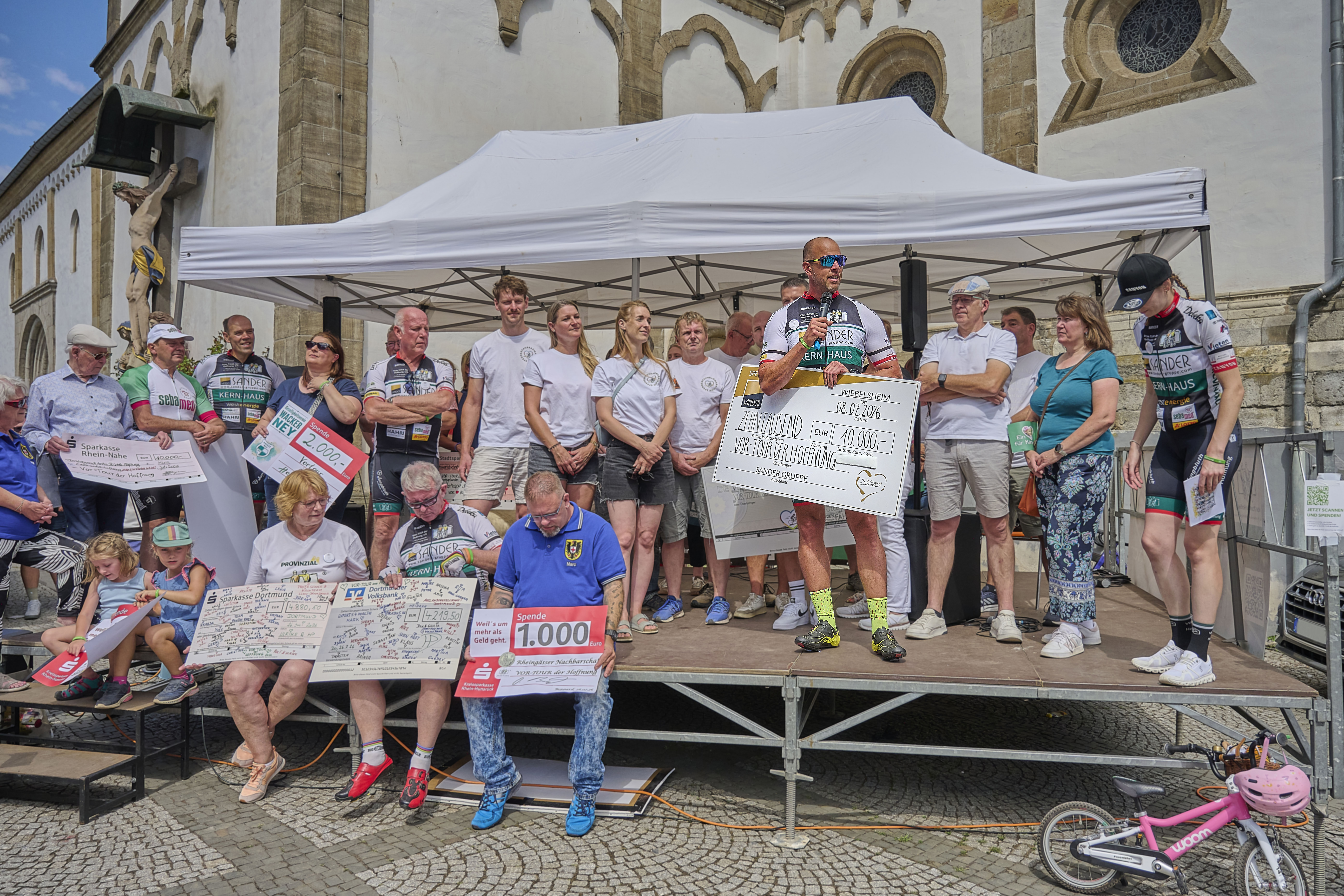 Sander_VOR-TOUR_Peter_Sander_Scheck_Boppard_Buehne_RGB